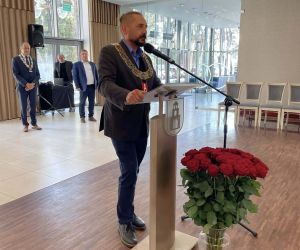 Uroczystość wręczenia medali dla par które w 2024 roku świętowaly 50 i 60 lat w małżeństwie