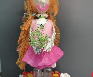 Odpadowy Ekoludek grupy "Krasnoludki" ze Świecy