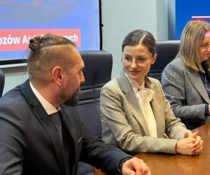 Burmistrz Marcin Szorski podpisał w Poznaniu umowę na otrzymanie rządowego wsparcia z Funduszu Rozwoju Przewozów...