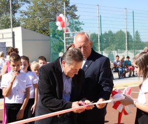 Otwarcie boiska wielofunkcyjnego w Garkach