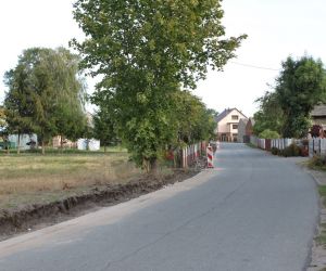 chodnik na drodze Huta-Chałupki