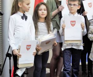Uczniowie w Uciechowa podczas finału konkursu