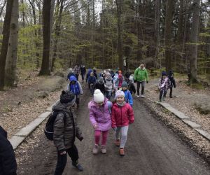 Wycieczka uczniów ze szkoły w Raczycach