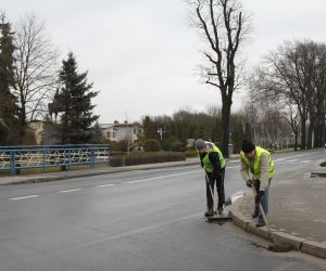 Sprzatanie ulic w Odolanowie (2)