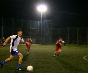 Nocne rozgrywki na Orliku