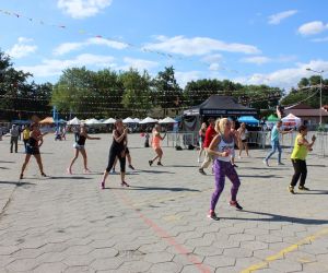 Zumba przed sceną główną (2)