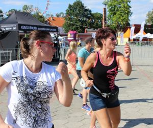 Zumba przed sceną główną (4)