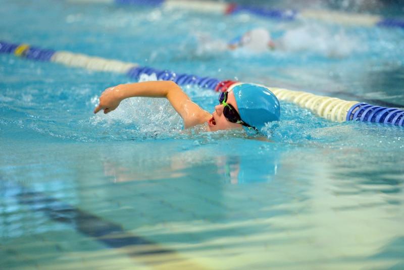 Zaproszenie do wzięcia udziału w zawodach pływackich i w piłkę plażową