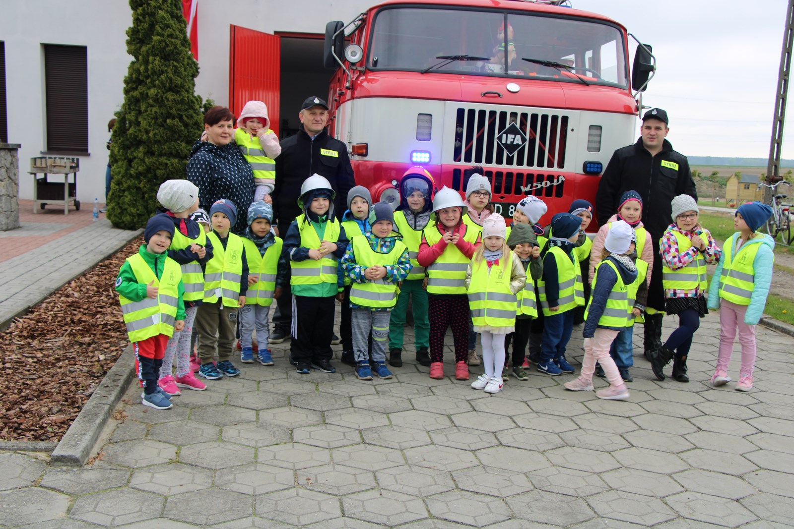 Przedszkolaki z wizytą w OSP Wierzbno