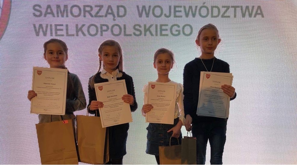 Uczennice z Raczyc nagrodzone w Poznaniu!