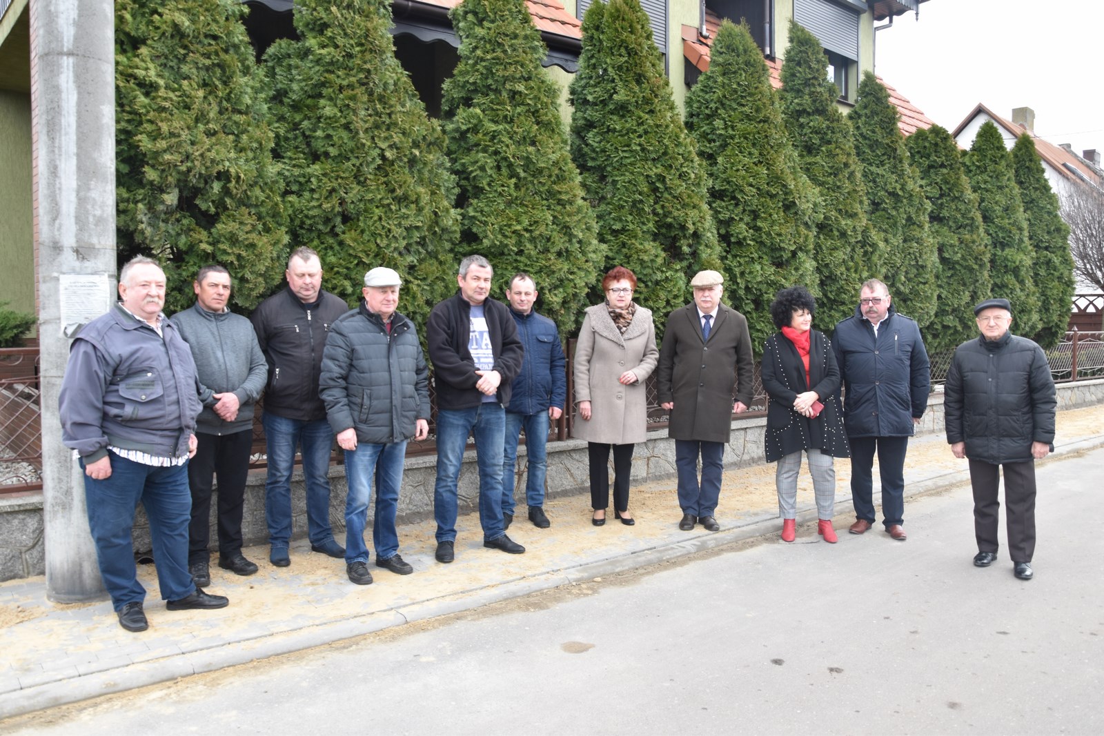 Chodnik przy ul. Kolejowej w Tatchałach Wielkich oficjalnie oddany do użytku!