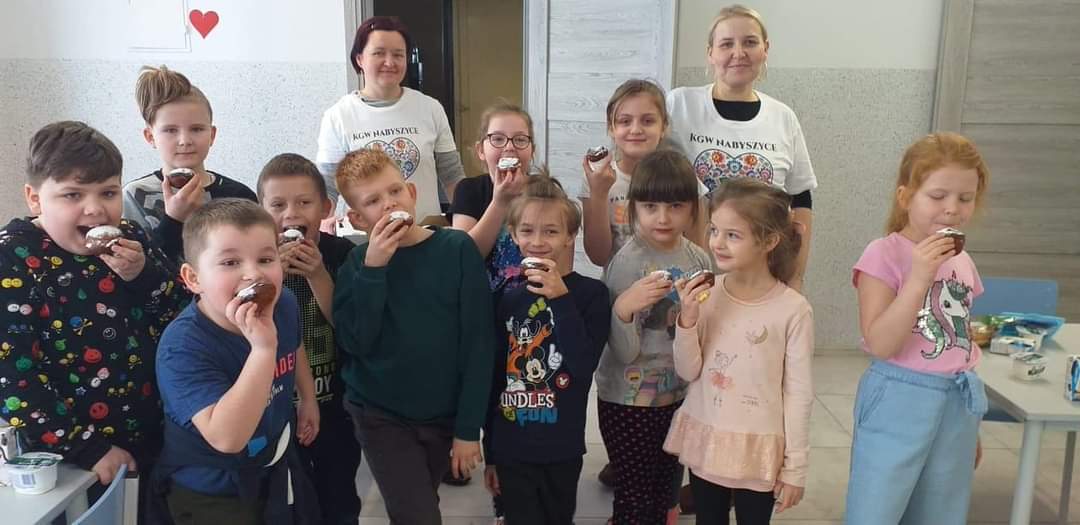 Dzień pełen słodkości w szkołach podstawowych