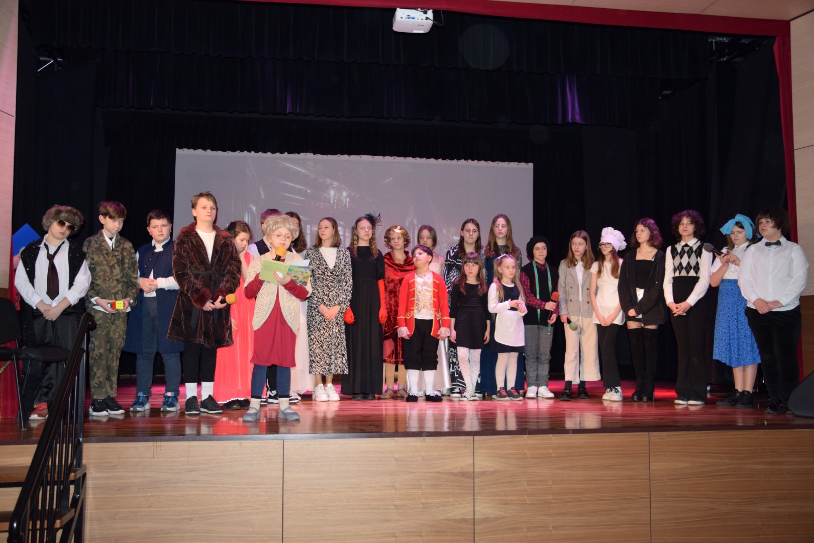 Teatralnie i kostiumowo w ODK