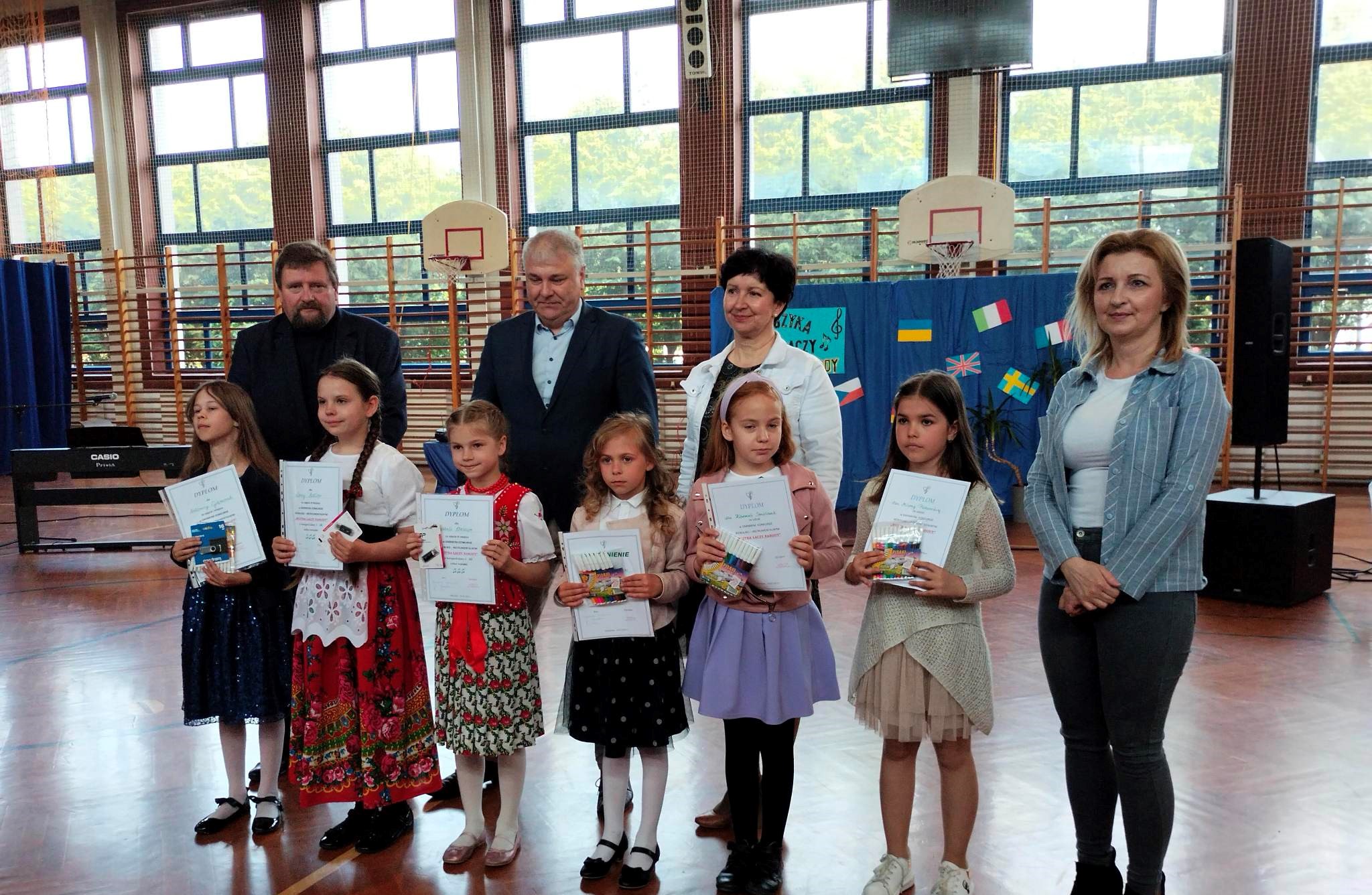 Gminny Konkurs wokalno-instrumentalny pt. "Muzyka Łączy Narody"