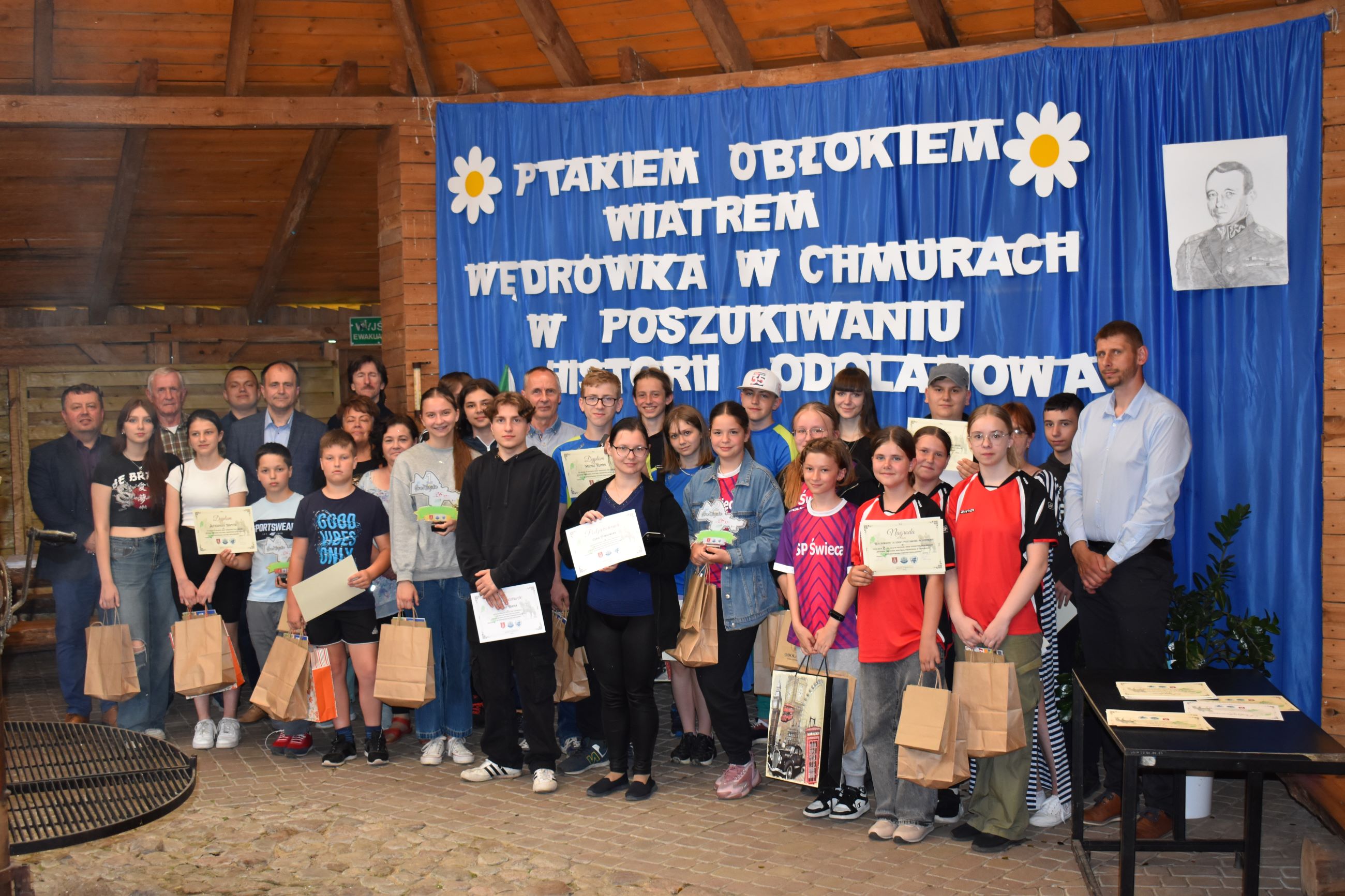 Miejska gra "Ptakiem, obłokiem, wiatrem, wędrówka w chmurach w poszukiwaniu historii Odolanowa"