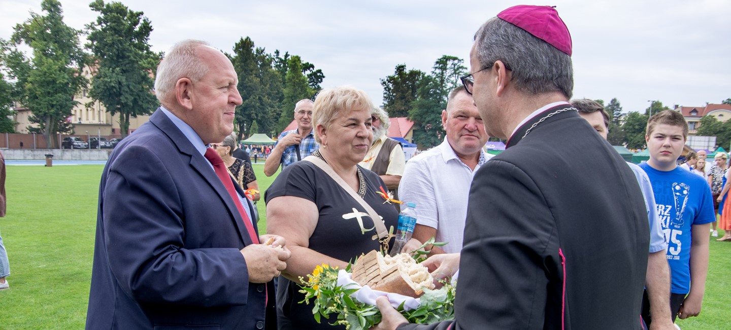 Burmistrz Marian Janicki na Dożynkach Wojewódzko-Diecezjalnych w Pleszewie