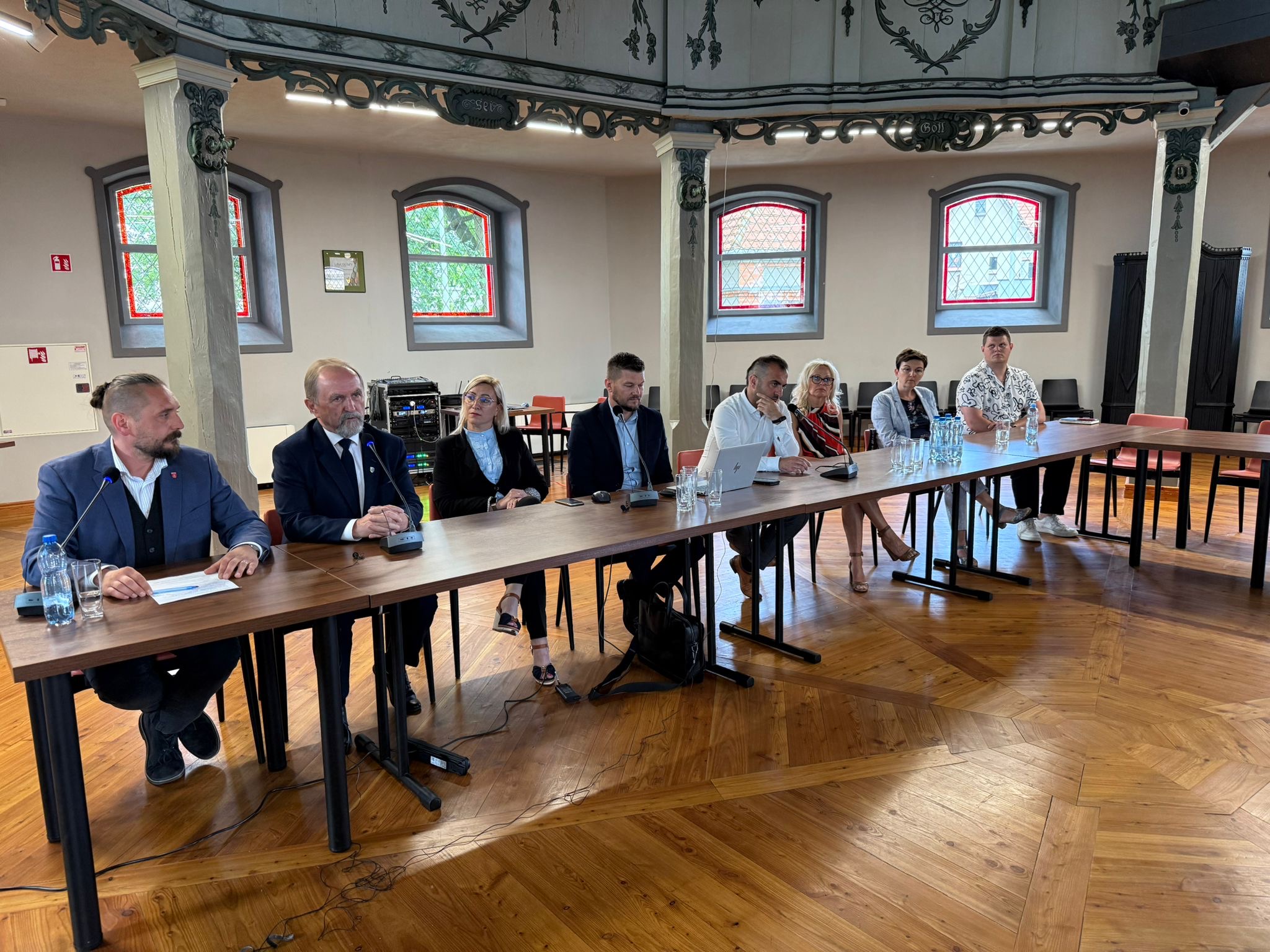 Konferencja prasowa dotycząca projektu pn. „Działania Inwestycyjne w zakresie budowy infrastruktury Klastra Energii Gmin Odolanów, Przygodzice, Sulmierzyce”