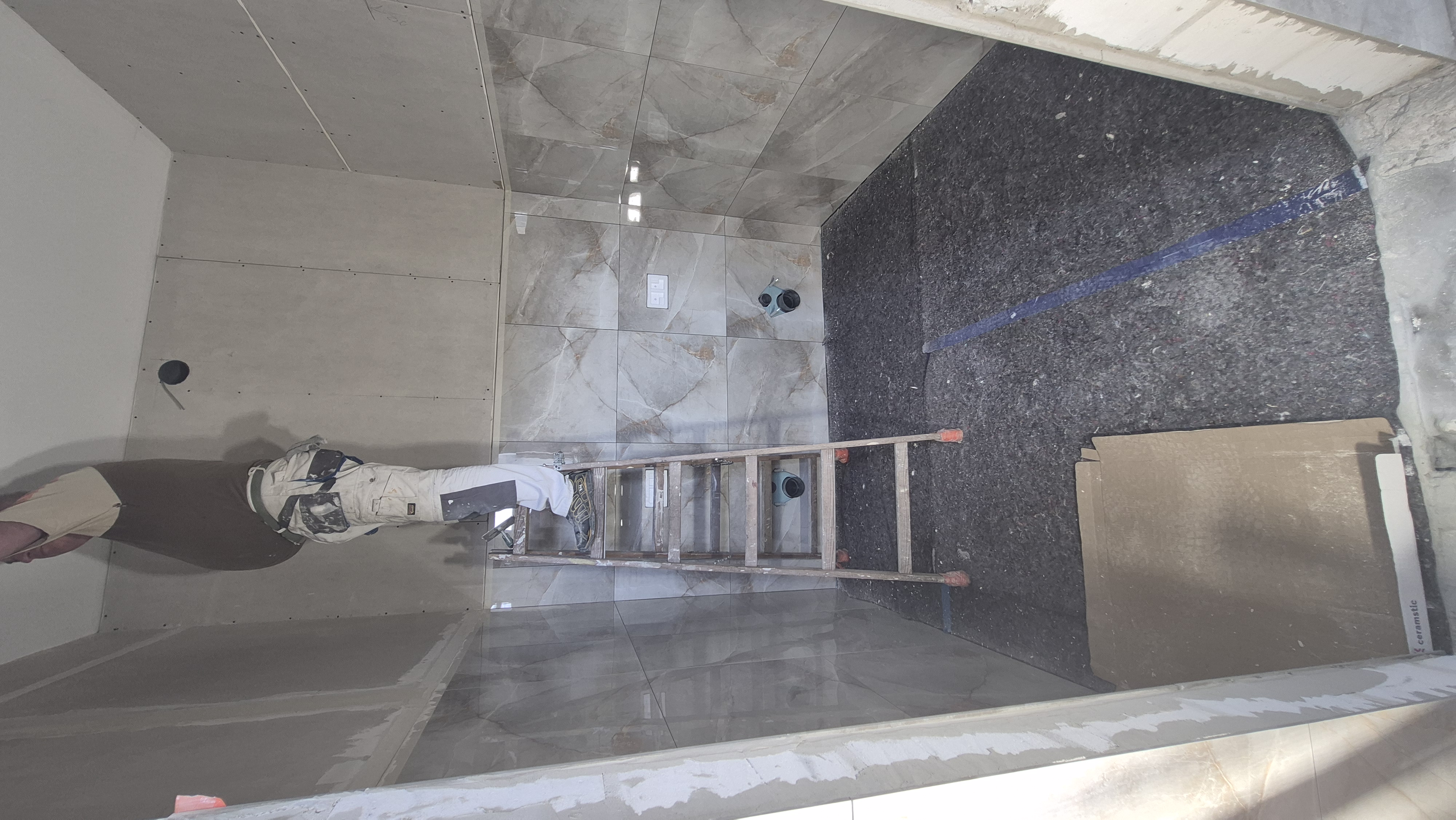 Trwają prace modernizacyjne Sali Wiejskiej w Nabyszycach