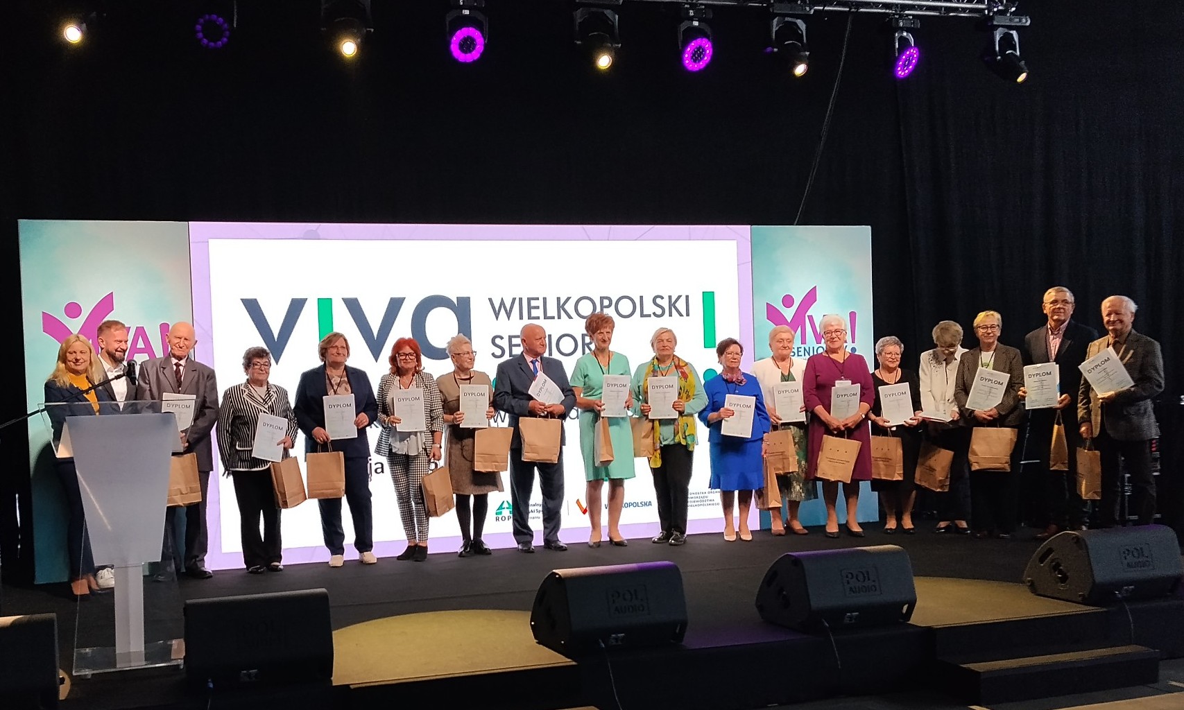 Seniorzy z Odolanowa na targach VIVA Seniorzy 2025 – wyróżnienie dla Prezesa Józefa Wajsa
