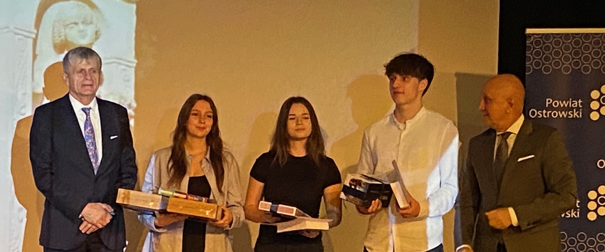Sukces naszej licealistki w Powiatowym Konkursie Literackim